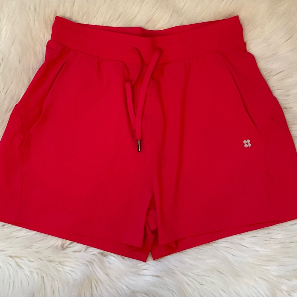 Sweaty Betty Explorer 3.5” Tie Waist Shorts - NWT - Size 8 / Medium - Venus Pink - Picture 3 of 12